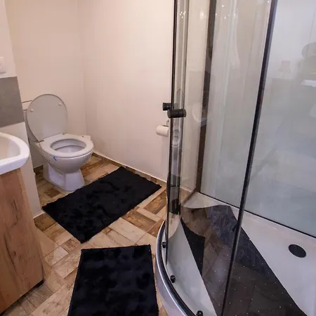 Penzión pre hostí Vintage -room A 103 3*